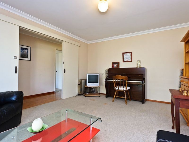 14 Hardaker Street, Eden Hill WA 6054