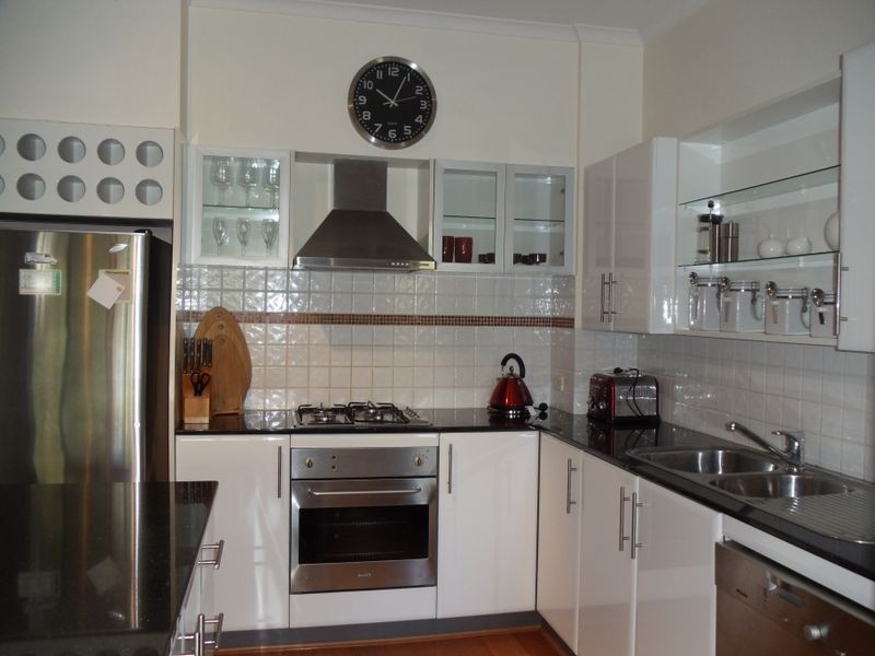 2/160 Aberdeen Street, Northbridge WA 6003