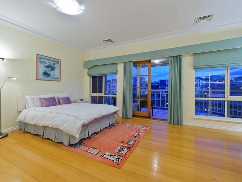 52 Henry Lawson Walk, East Perth WA 6004