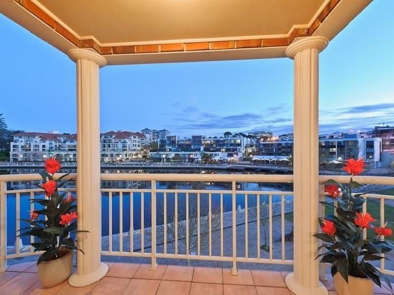 52 Henry Lawson Walk, East Perth WA 6004