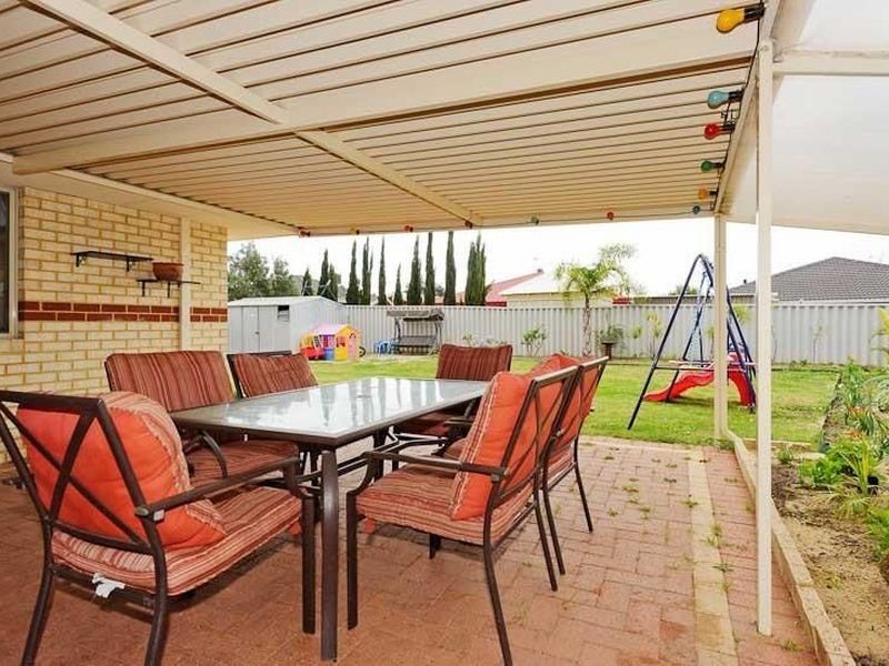 61 Frond Circuit, Banksia Grove WA 6031