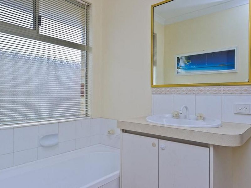 61 Frond Circuit, Banksia Grove WA 6031