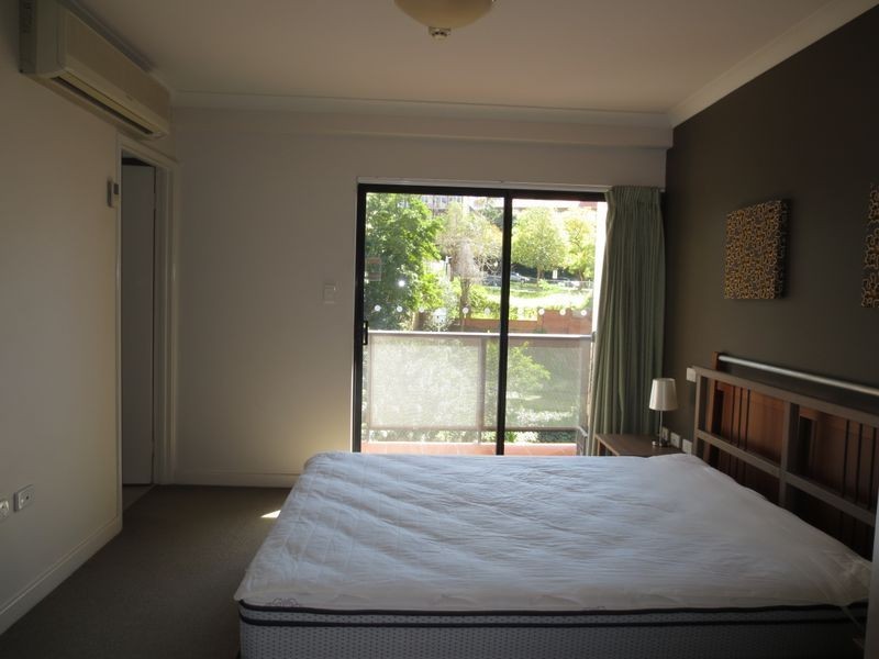 504/112 Mounts Bay Road, Perth WA 6000