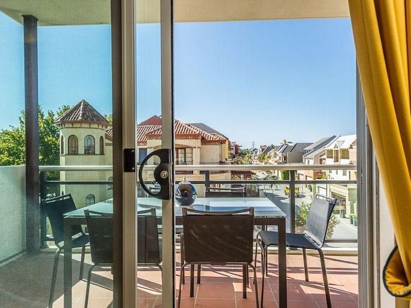 19/1 Henry Lawson Walk, East Perth WA 6004