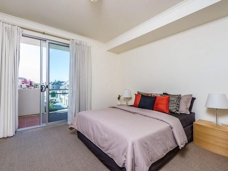 19/1 Henry Lawson Walk, East Perth WA 6004