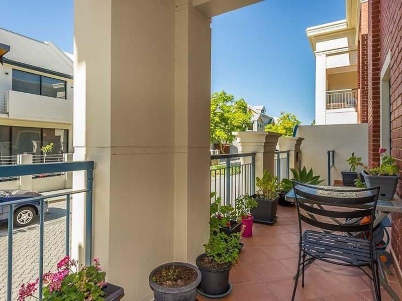 3/24 Saunders Street, East Perth WA 6004