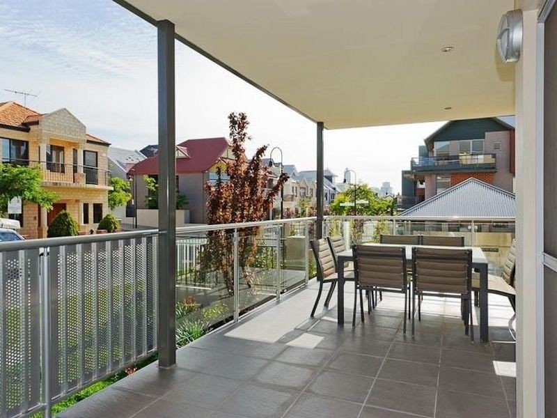 2/35 Tully Road, East Perth WA 6004