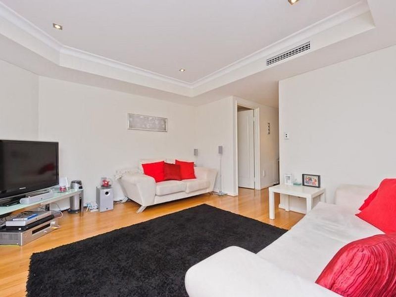 2/35 Tully Road, East Perth WA 6004