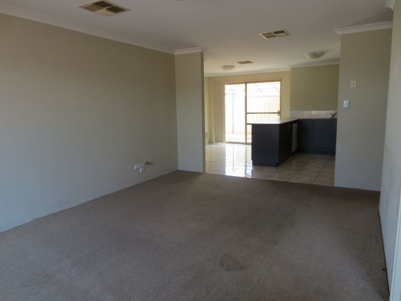 2/24 Eastdene Circle, Nollamara WA 6061