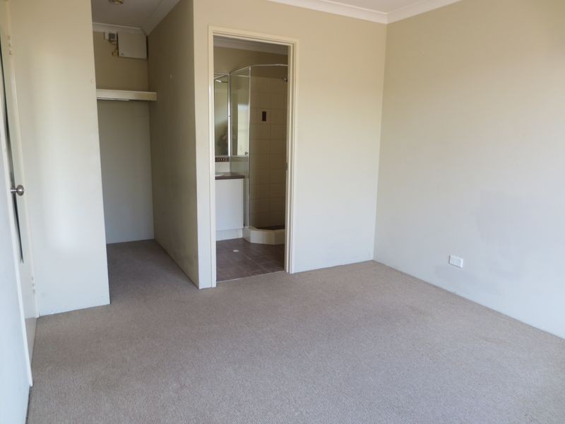 2/24 Eastdene Circle, Nollamara WA 6061
