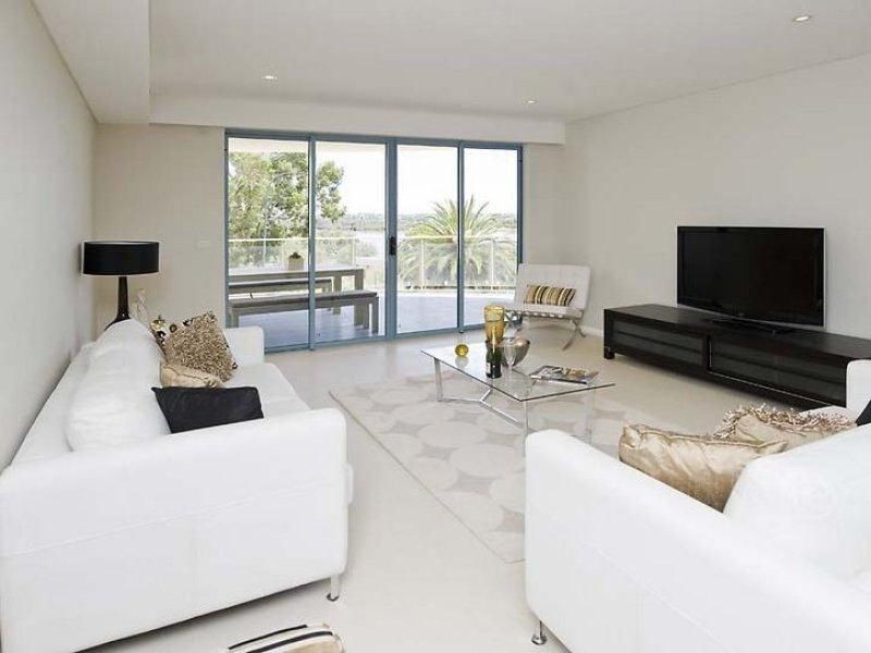 6/1 Tanunda Drive, Rivervale WA 6103