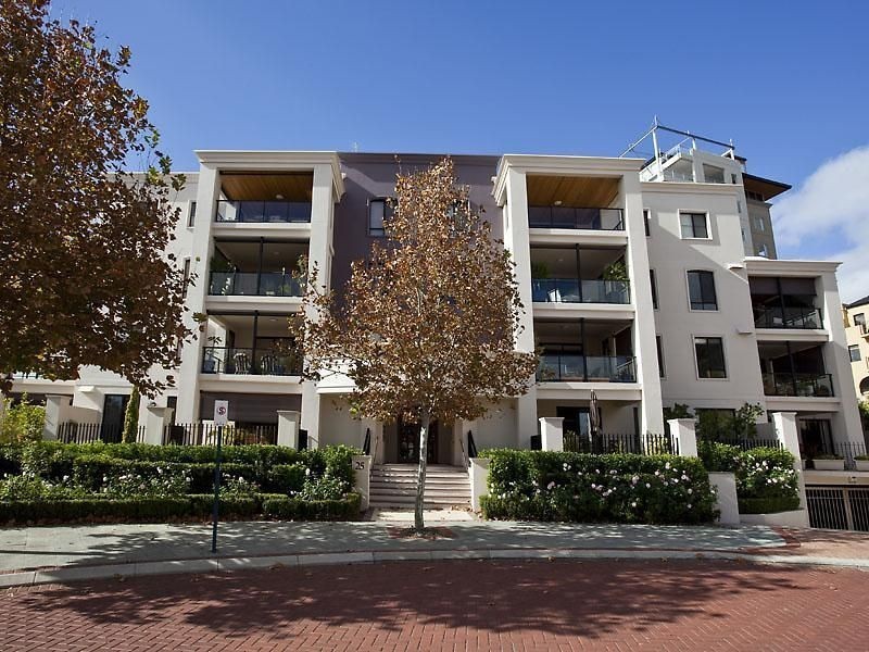 10/25 Haig Park Circle, East Perth WA 6004