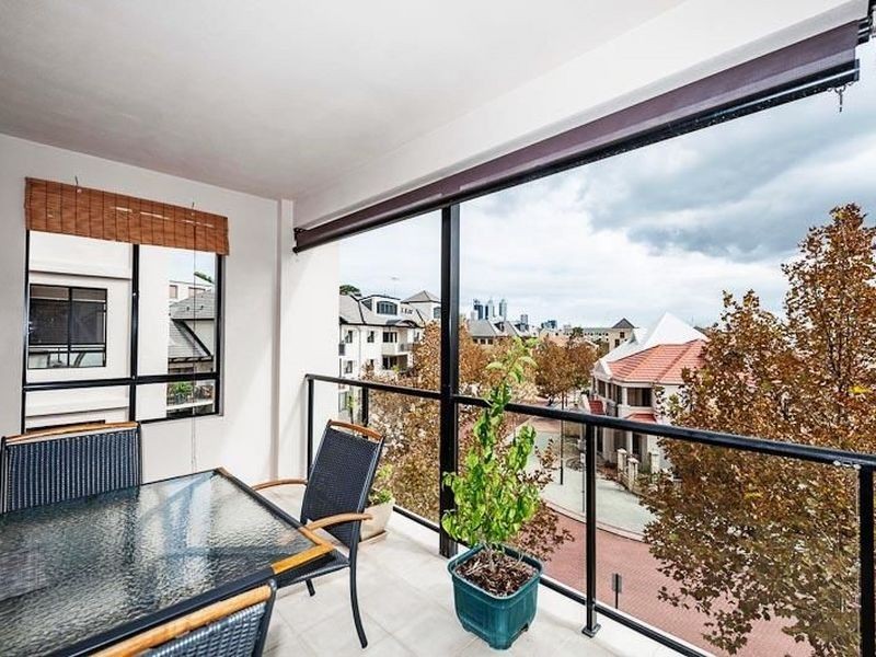 10/25 Haig Park Circle, East Perth WA 6004