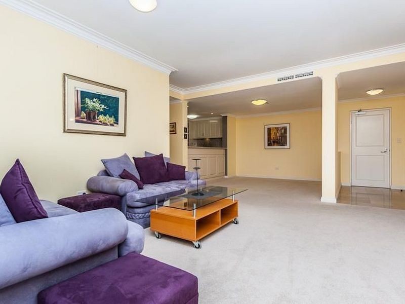10/25 Haig Park Circle, East Perth WA 6004