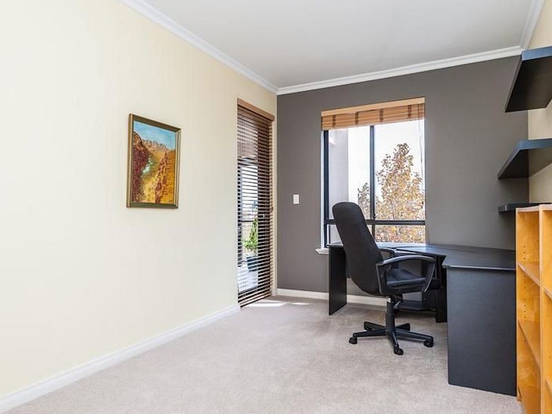 10/25 Haig Park Circle, East Perth WA 6004