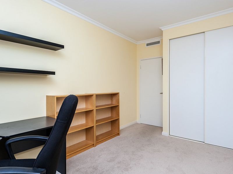 10/25 Haig Park Circle, East Perth WA 6004