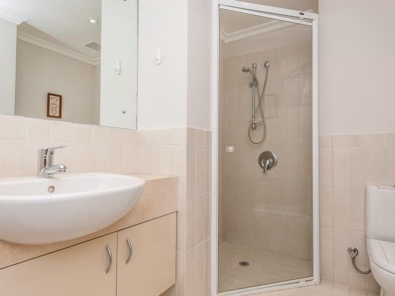 10/25 Haig Park Circle, East Perth WA 6004