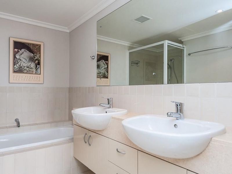 10/25 Haig Park Circle, East Perth WA 6004