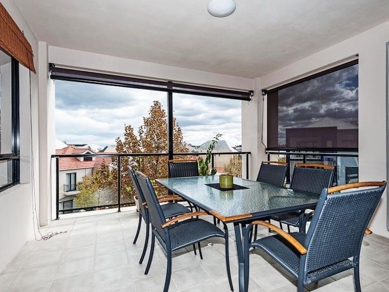 10/25 Haig Park Circle, East Perth WA 6004