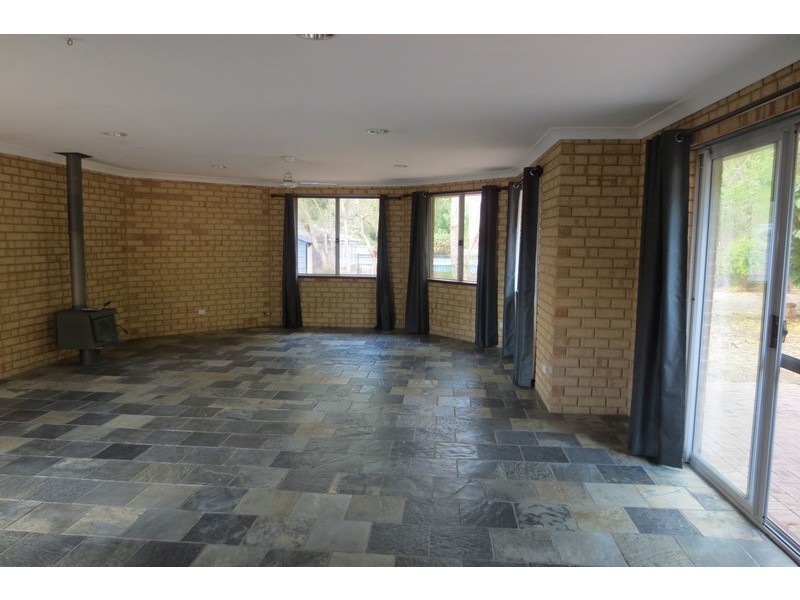 84 Grove Road, Lesmurdie WA 6076