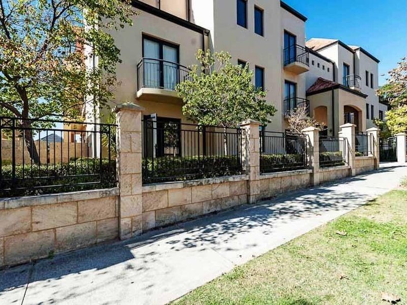 2/40 Victory Terrace, East Perth WA 6004