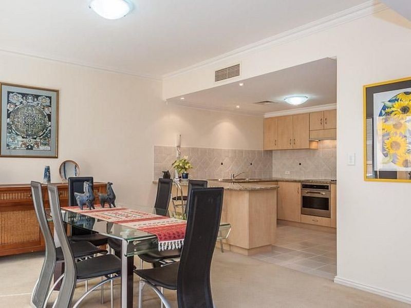 2/40 Victory Terrace, East Perth WA 6004