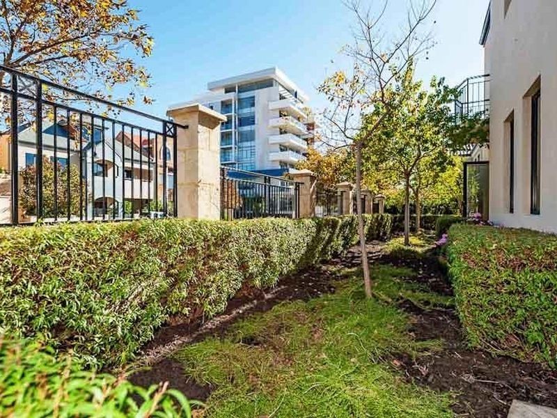 2/40 Victory Terrace, East Perth WA 6004