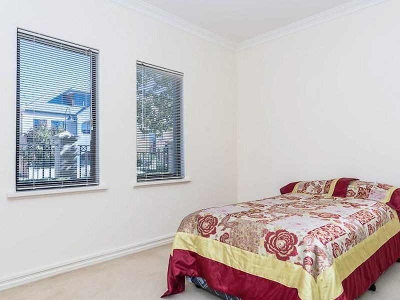 2/40 Victory Terrace, East Perth WA 6004