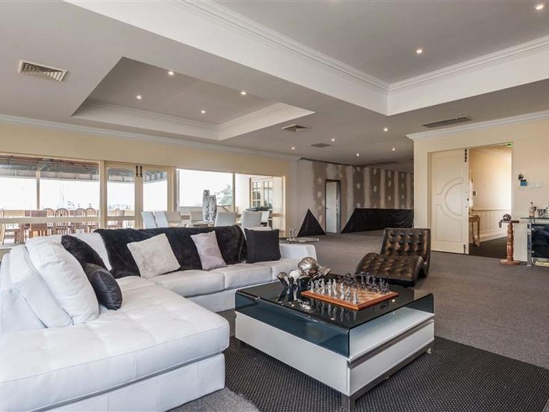 61/22 Nile Street, East Perth WA 6004