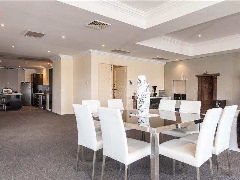 61/22 Nile Street, East Perth WA 6004