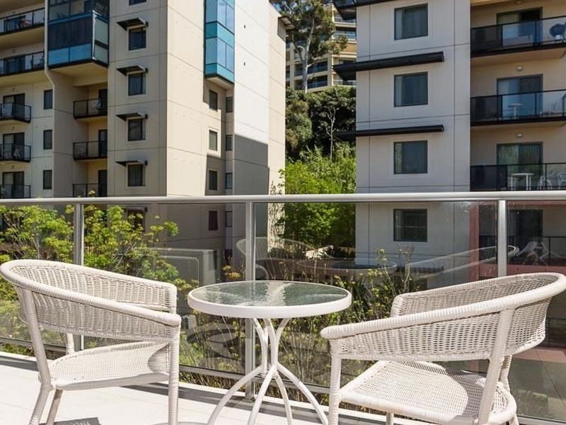 17/124 Mounts Bay Road, Perth WA 6000
