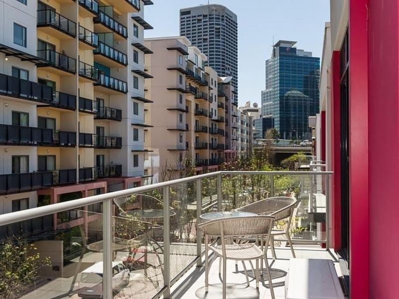 17/124 Mounts Bay Road, Perth WA 6000