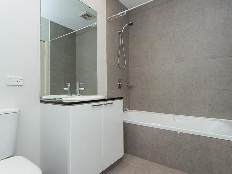 17/124 Mounts Bay Road, Perth WA 6000