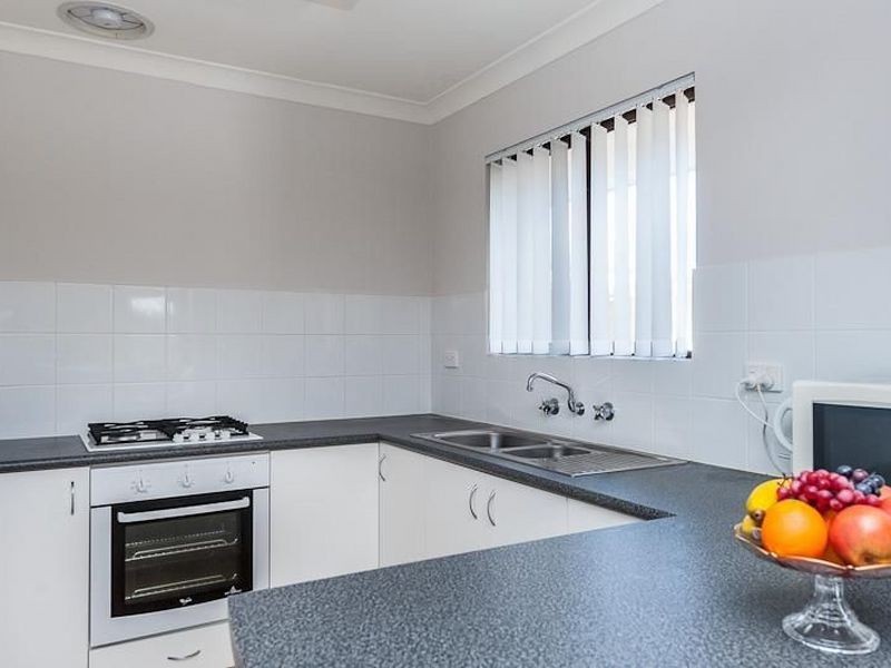 20V Roxwell Way, Girrawheen WA 6064