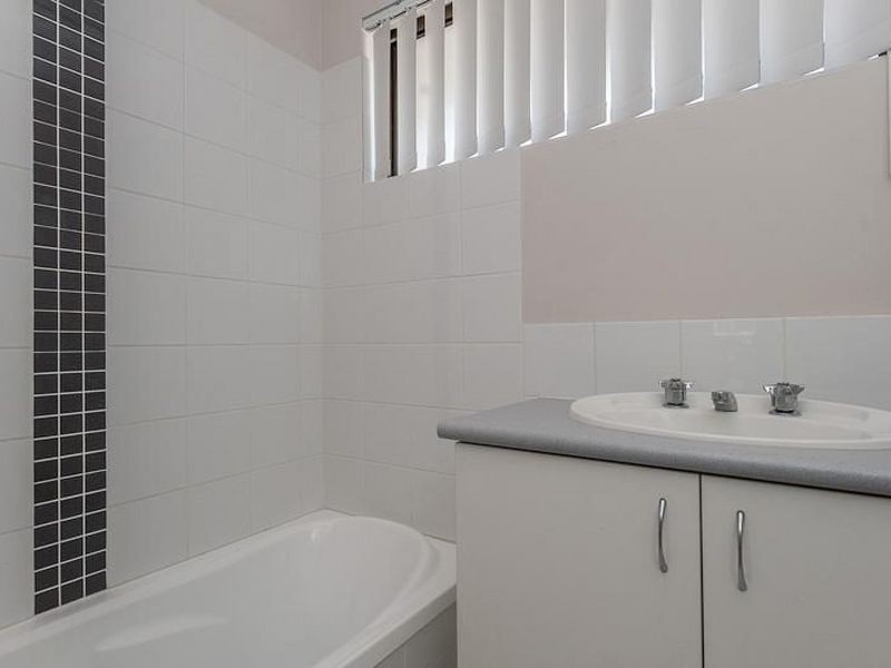 20V Roxwell Way, Girrawheen WA 6064