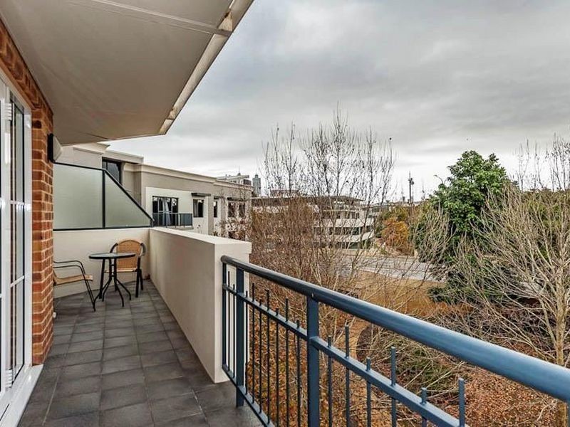 18/32 Eastbrook Terrace, East Perth WA 6004