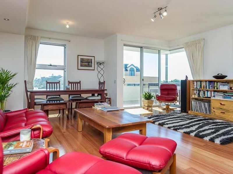 20/1 Henry Lawson Walk, East Perth WA 6004