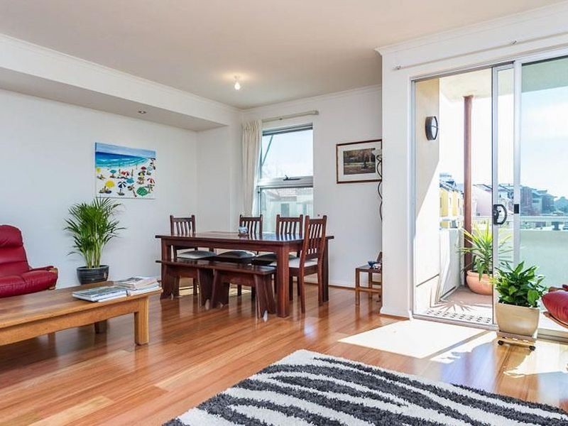 20/1 Henry Lawson Walk, East Perth WA 6004
