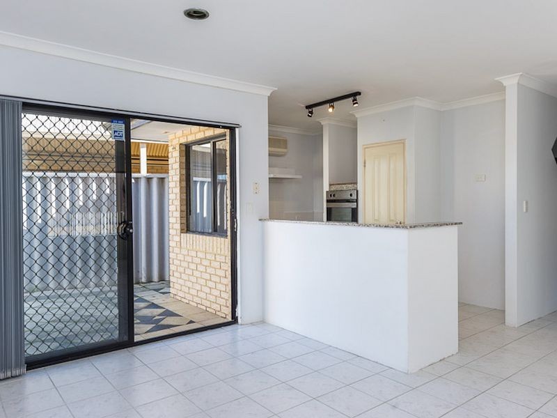10 Beeston Crescent, Marangaroo WA 6064