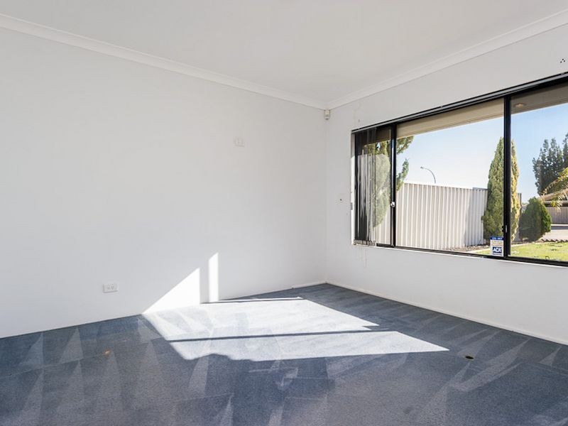 10 Beeston Crescent, Marangaroo WA 6064