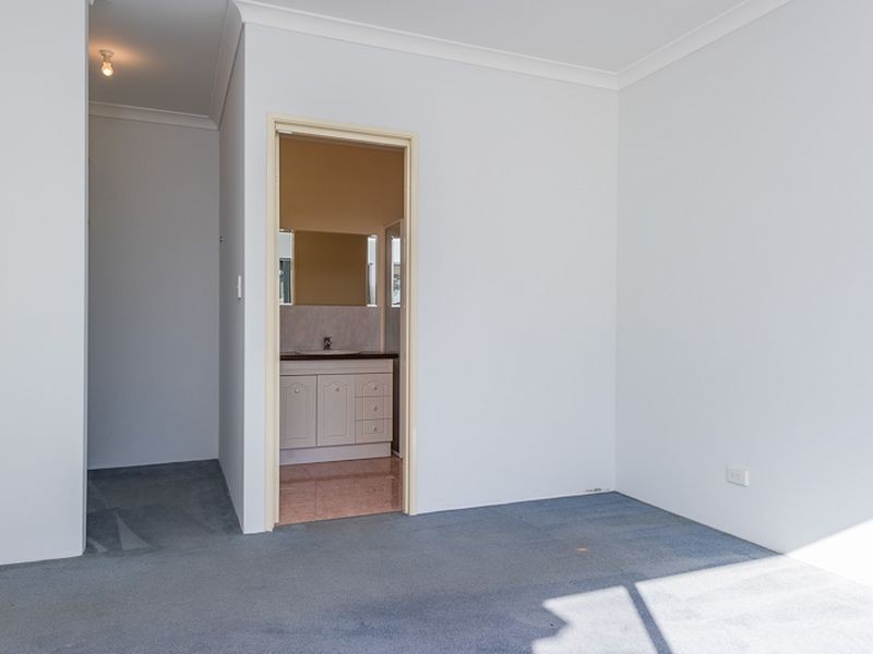 10 Beeston Crescent, Marangaroo WA 6064