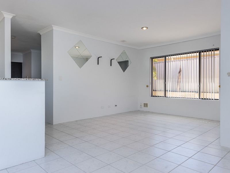 10 Beeston Crescent, Marangaroo WA 6064