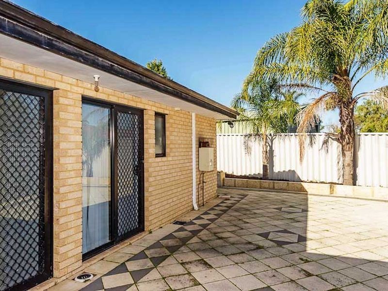 10 Beeston Crescent, Marangaroo WA 6064