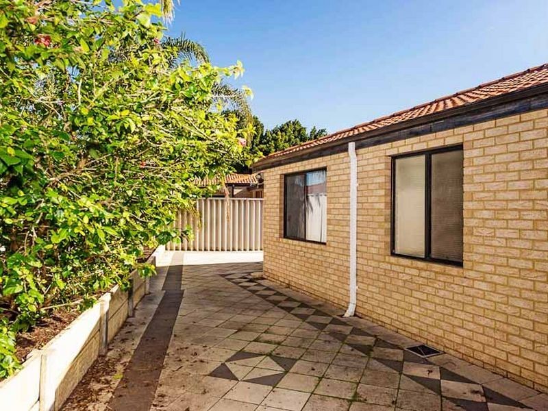 10 Beeston Crescent, Marangaroo WA 6064