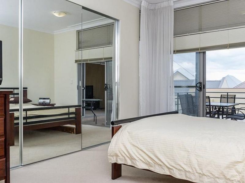 8/45 Tidewater Way, Ascot WA 6104