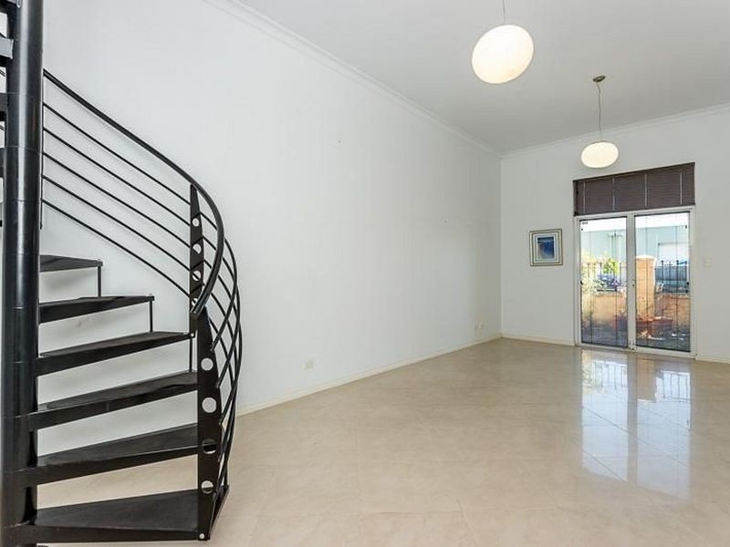 2/26 Kensington Street, East Perth WA 6004