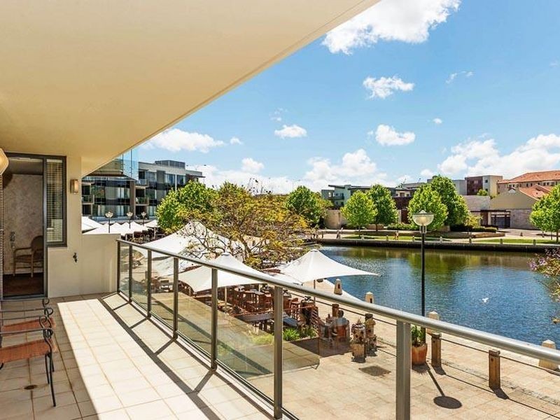 2/50 Royal Street, East Perth WA 6004