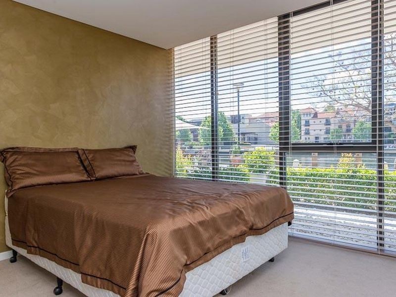 2/50 Royal Street, East Perth WA 6004