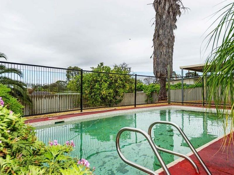 33 Denston Way, Girrawheen WA 6064