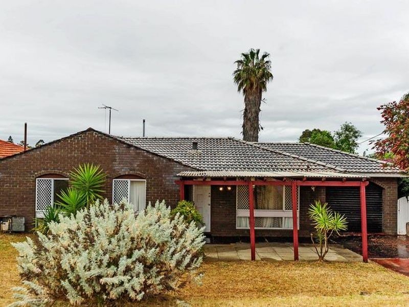 33 Denston Way, Girrawheen WA 6064